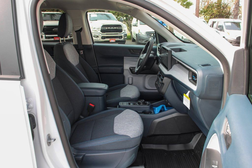 Used 2025 Ford Maverick XLT w/ Equipment Group 302A image 40