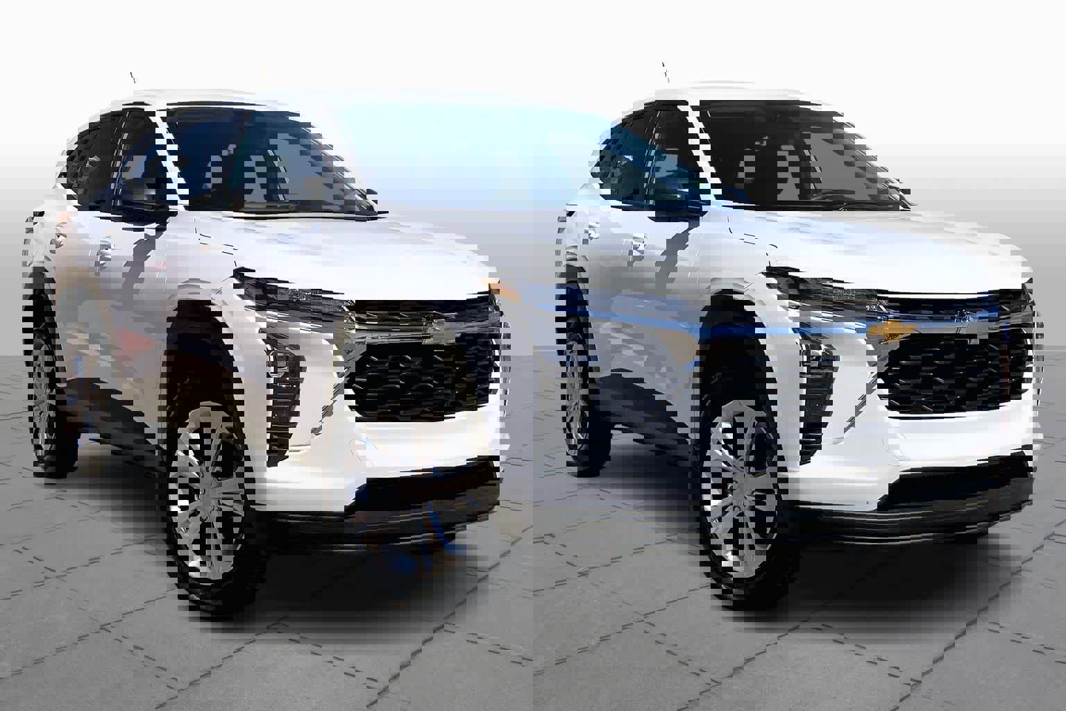 Used 2025 Chevrolet Trax LS image 3