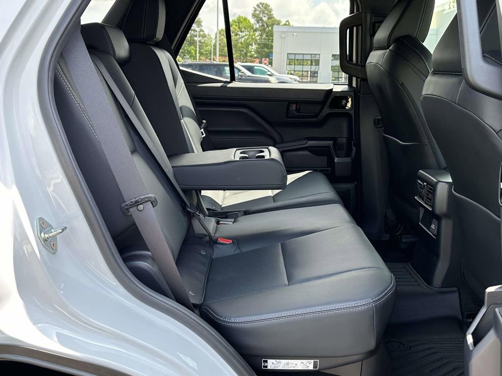 Used 2025 Toyota 4Runner TRD Off-Road Premium AWD/4WD image 7