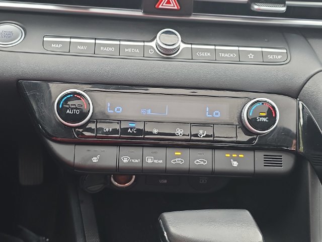 Used 2024 Hyundai Elantra Limited FWD image 24