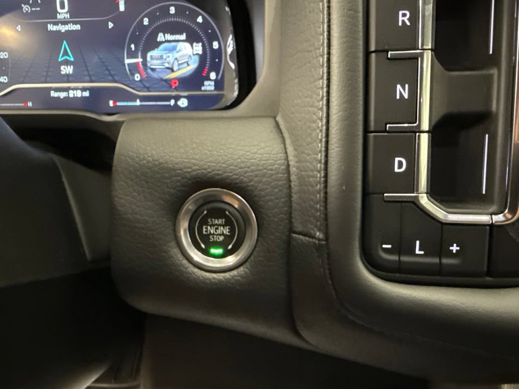 Used 2022 GMC Yukon XL Denali AWD/4WD image 36