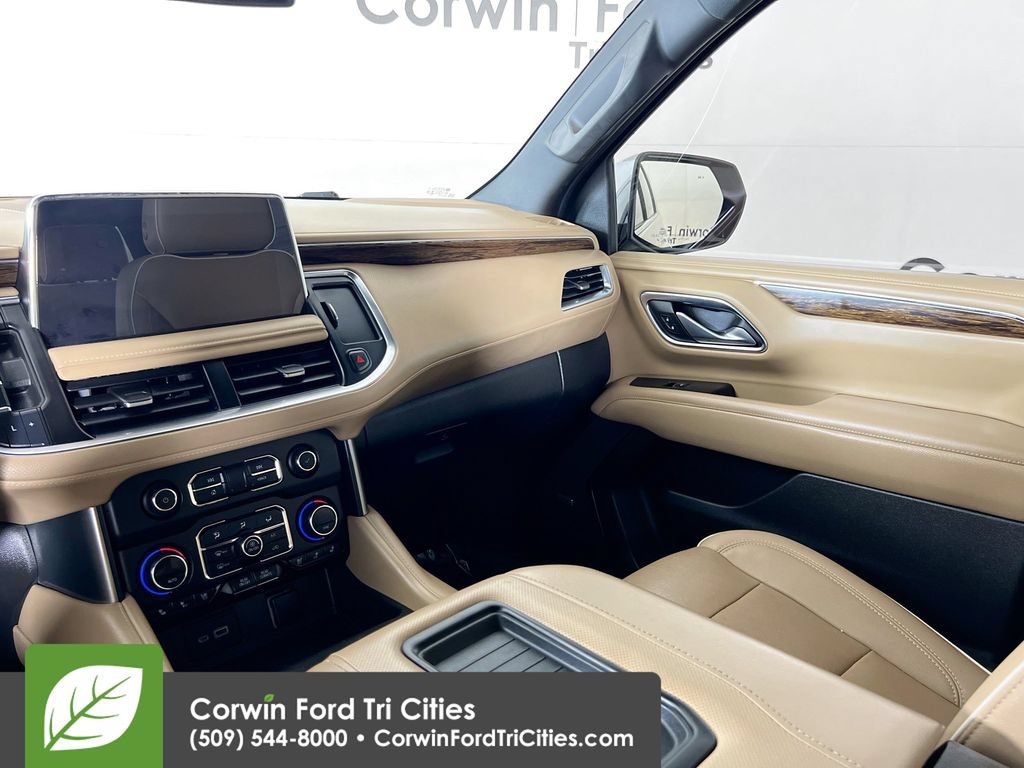 Used 2022 Chevrolet Suburban Premier AWD/4WD image 29