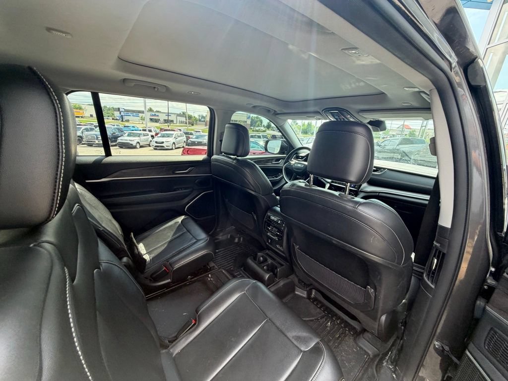 Used 2021 Jeep Grand Cherokee L Limited AWD/4WD image 11