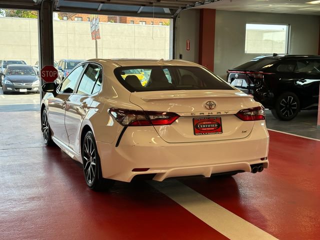 Used 2021 Toyota Camry SE FWD image 5