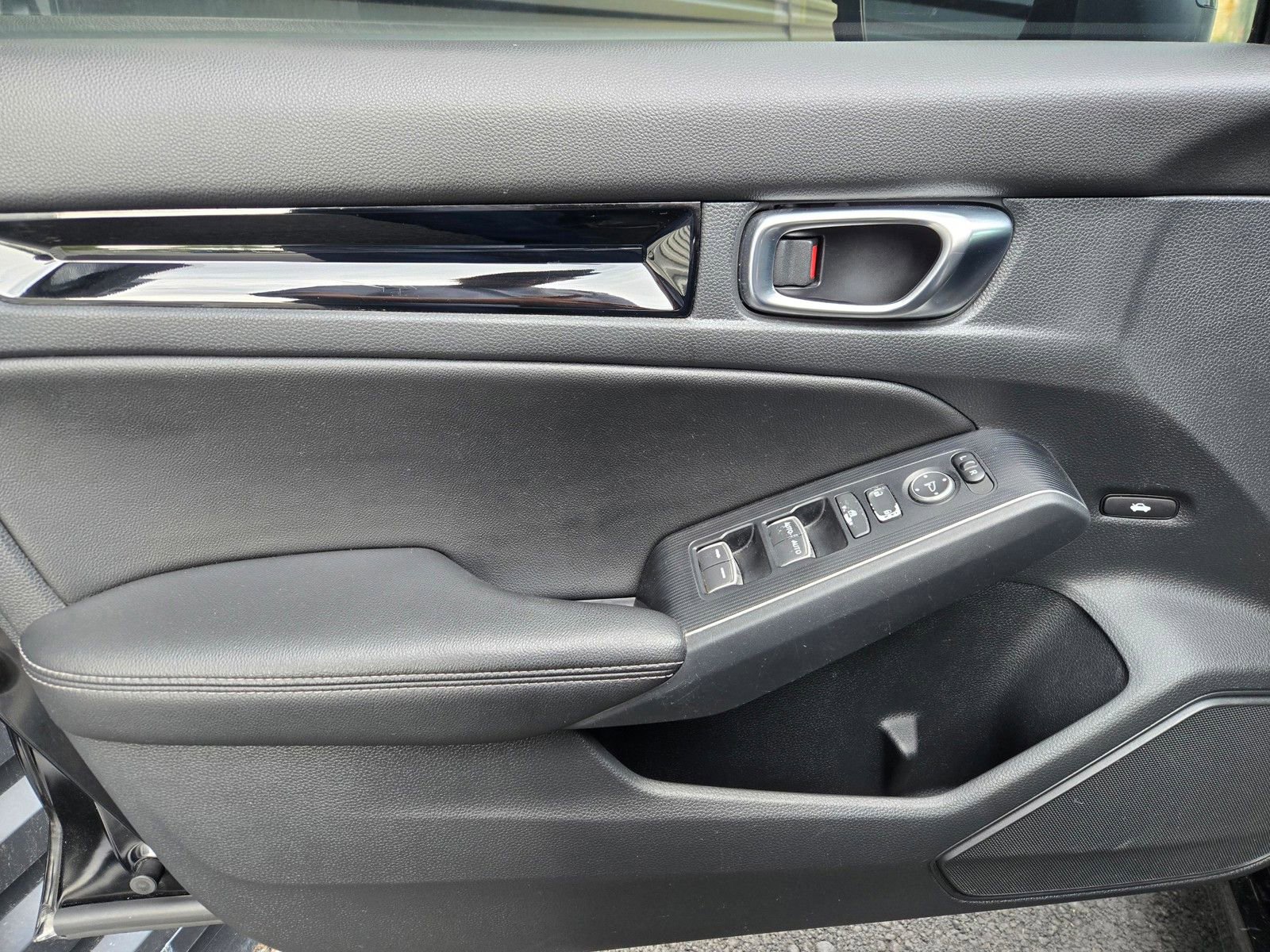 Used 2023 Honda Civic Touring image 17
