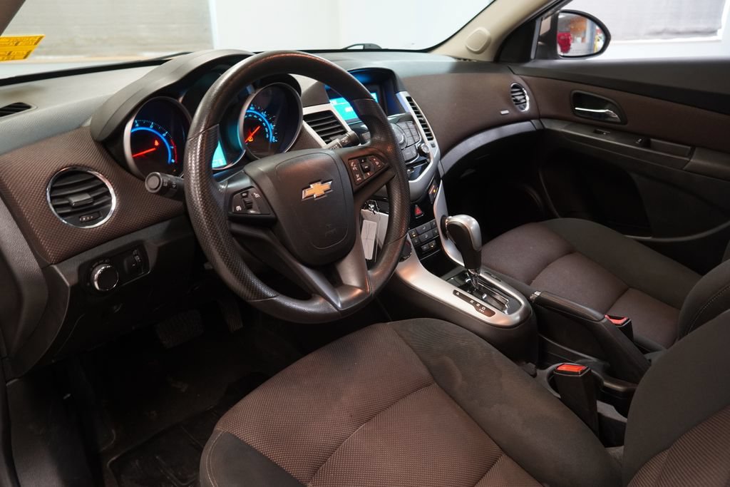Used 2015 Chevrolet Cruze LT FWD image 6