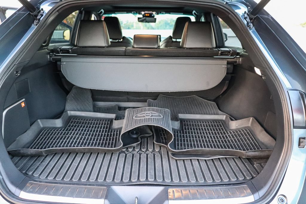 Used 2022 Toyota Venza Limited AWD/4WD image 29