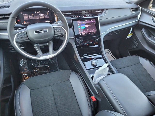 New 2025 Jeep Grand Cherokee Altitude image 10