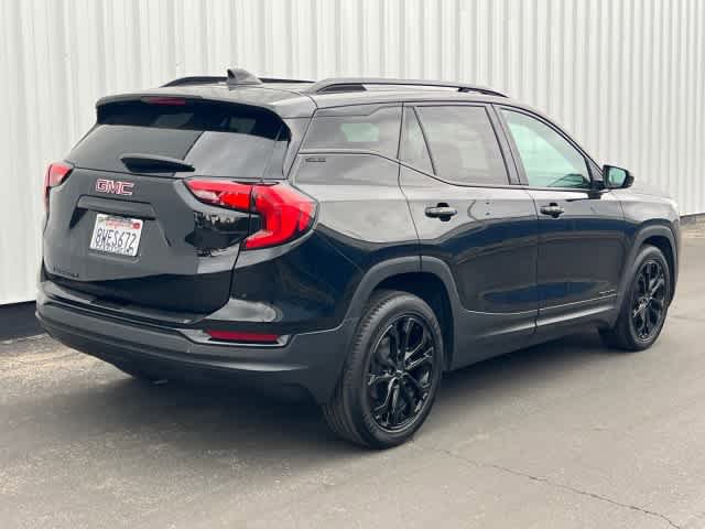 Used 2021 GMC Terrain SLE w/ Elevation Edition image 6