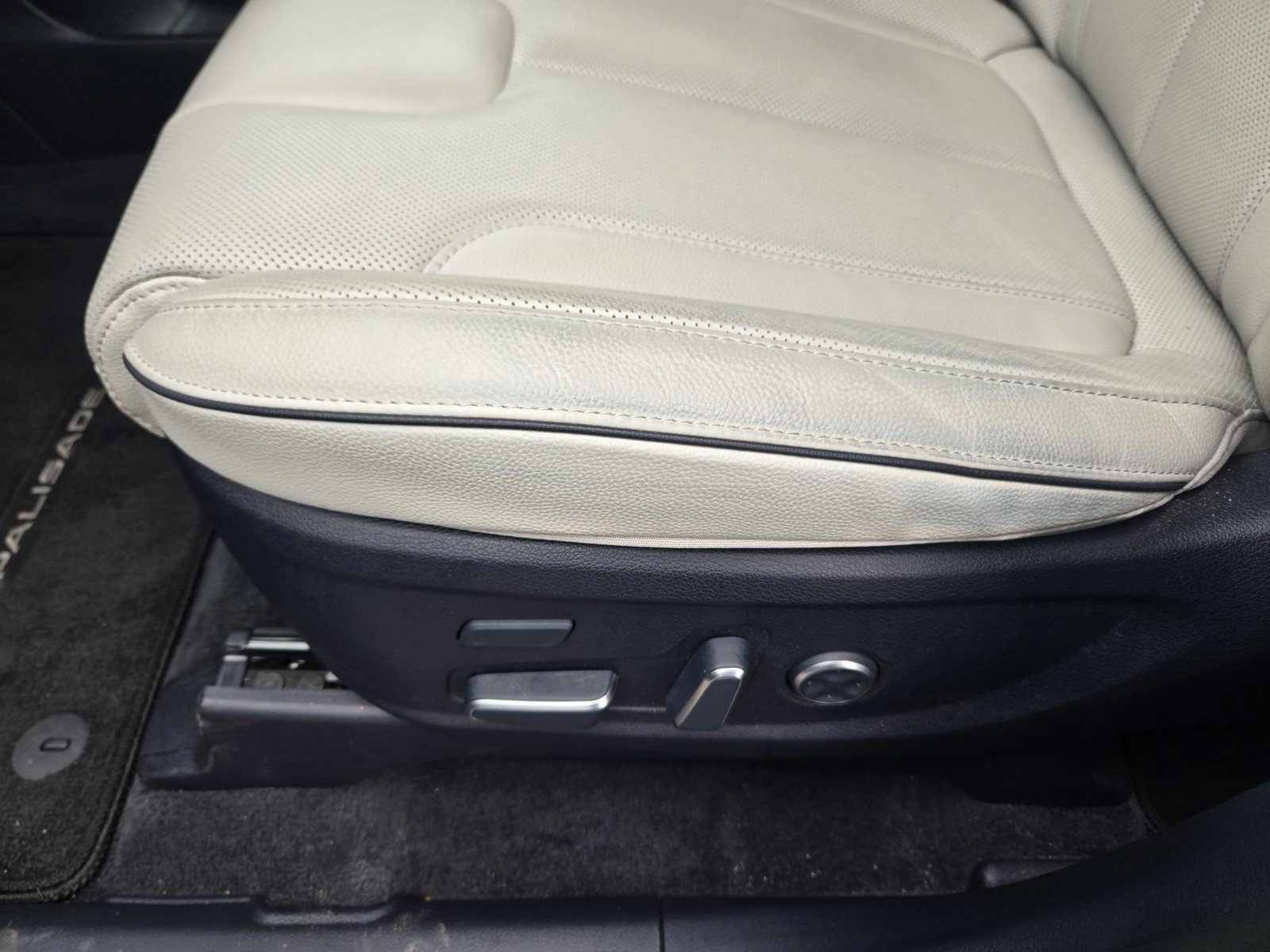 Used 2025 Hyundai Palisade Limited image 15