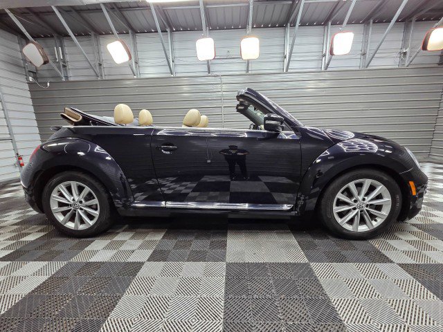 Used 2018 Volkswagen Beetle 2.0T S w/ Style & Comfort Package FWD image 9