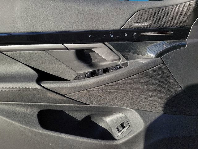 Used 2026 BMW 530i w/ Convenience Package RWD image 21