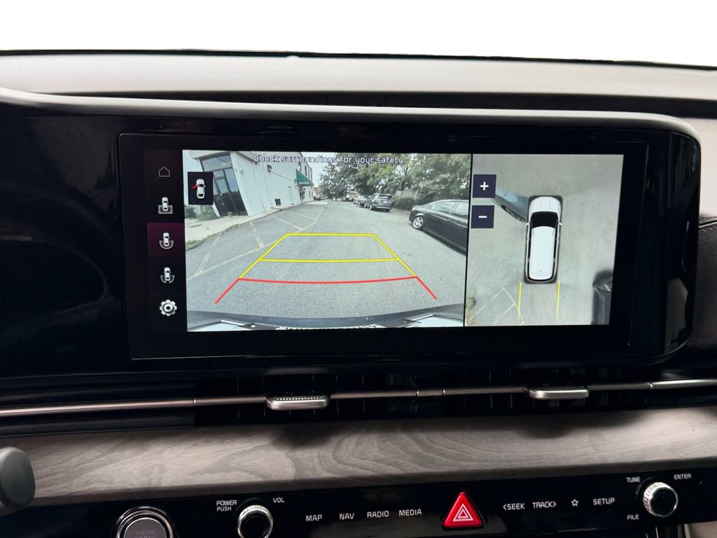 Certified 2022 Kia Carnival SX FWD image 22