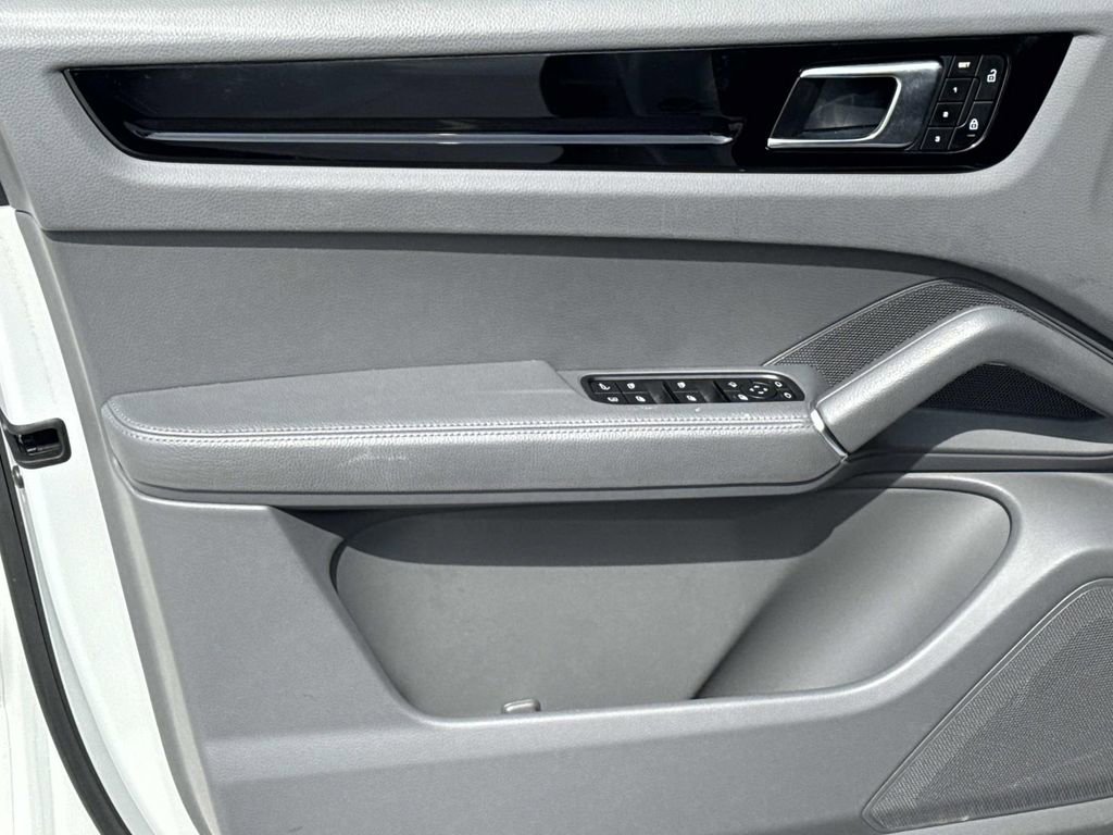Certified 2023 Porsche Cayenne image 22
