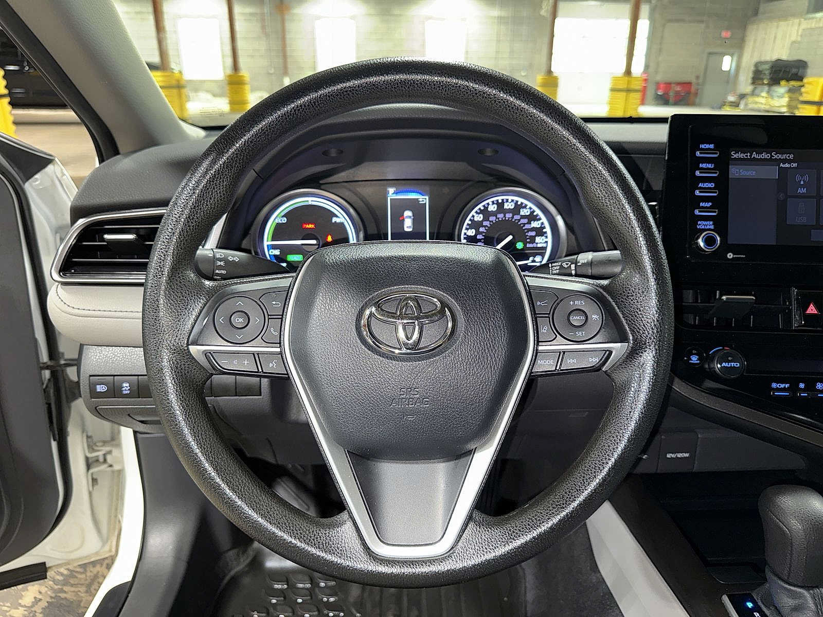 Used 2021 Toyota Camry LE FWD image 18