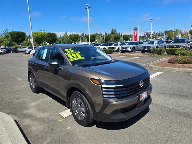 Used 2025 Nissan Kicks S image 4