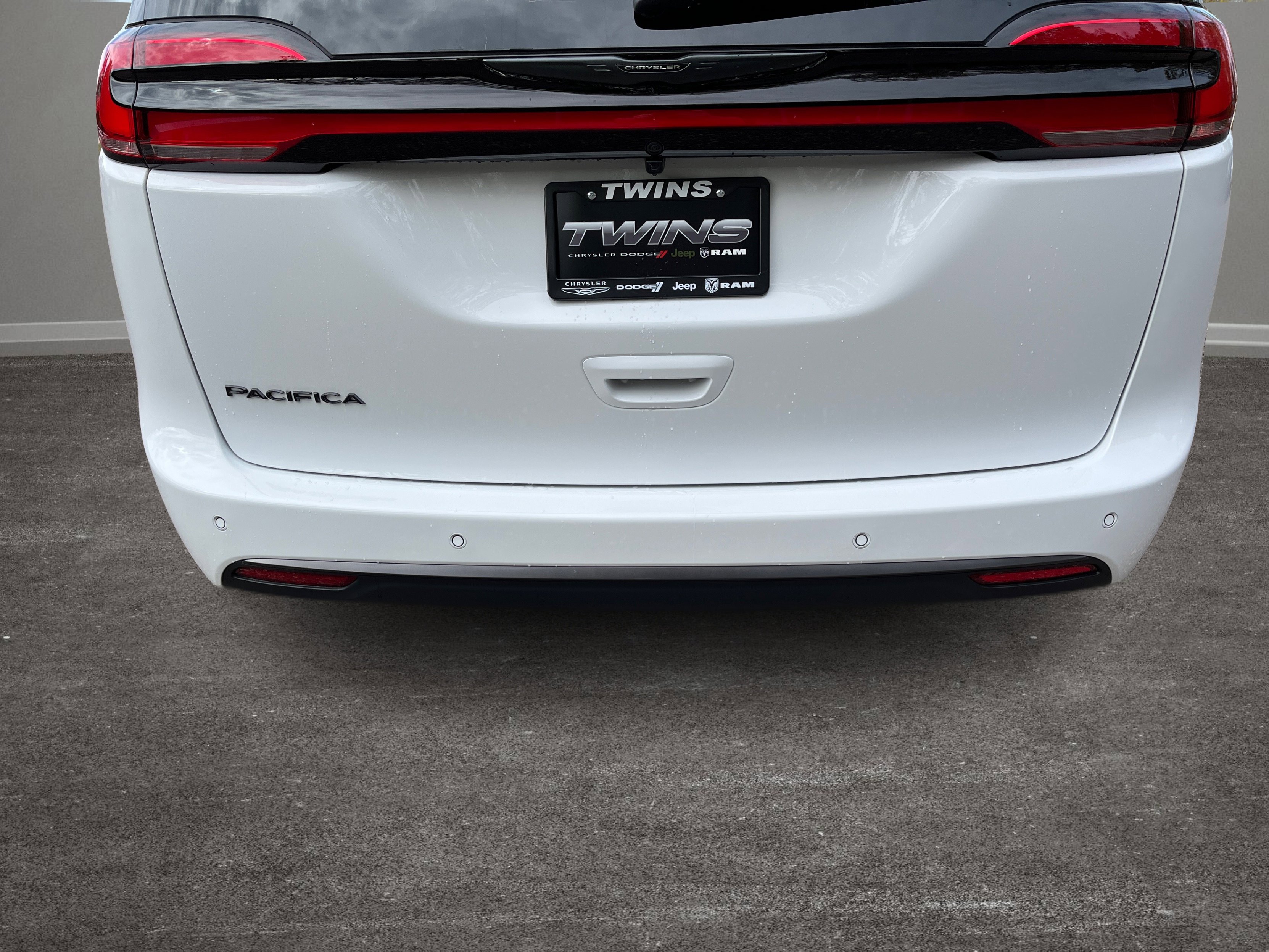 New 2026 Chrysler Pacifica Select image 29