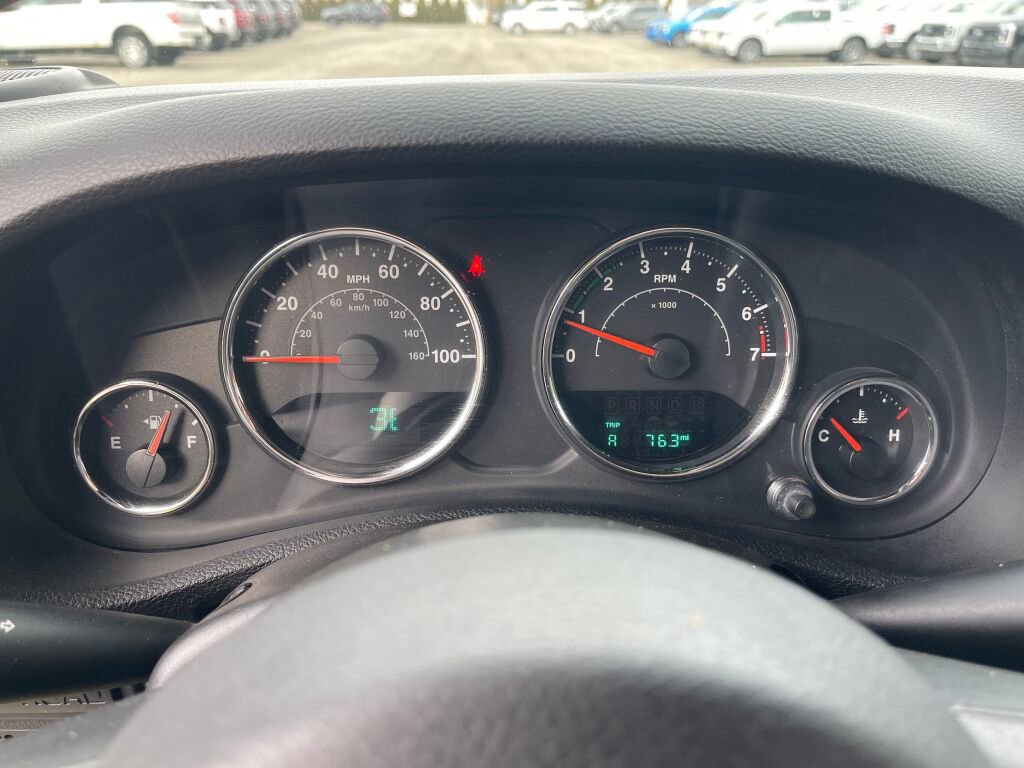 Used 2016 Jeep Wrangler Rubicon w/ Power Convenience Group image 14