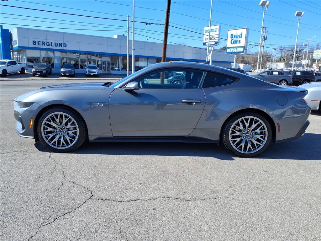 Used 2025 Ford Mustang GT Premium image 7