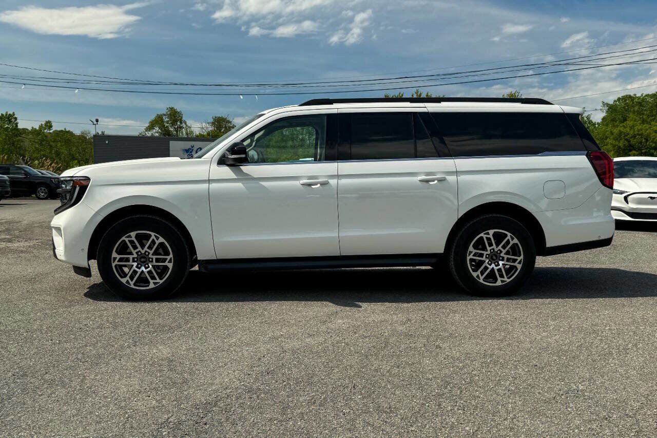 Used 2025 Ford Expedition Max Active AWD/4WD image 6