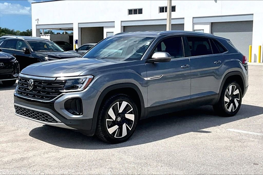 Certified 2025 Volkswagen Atlas Cross Sport SE FWD image 9