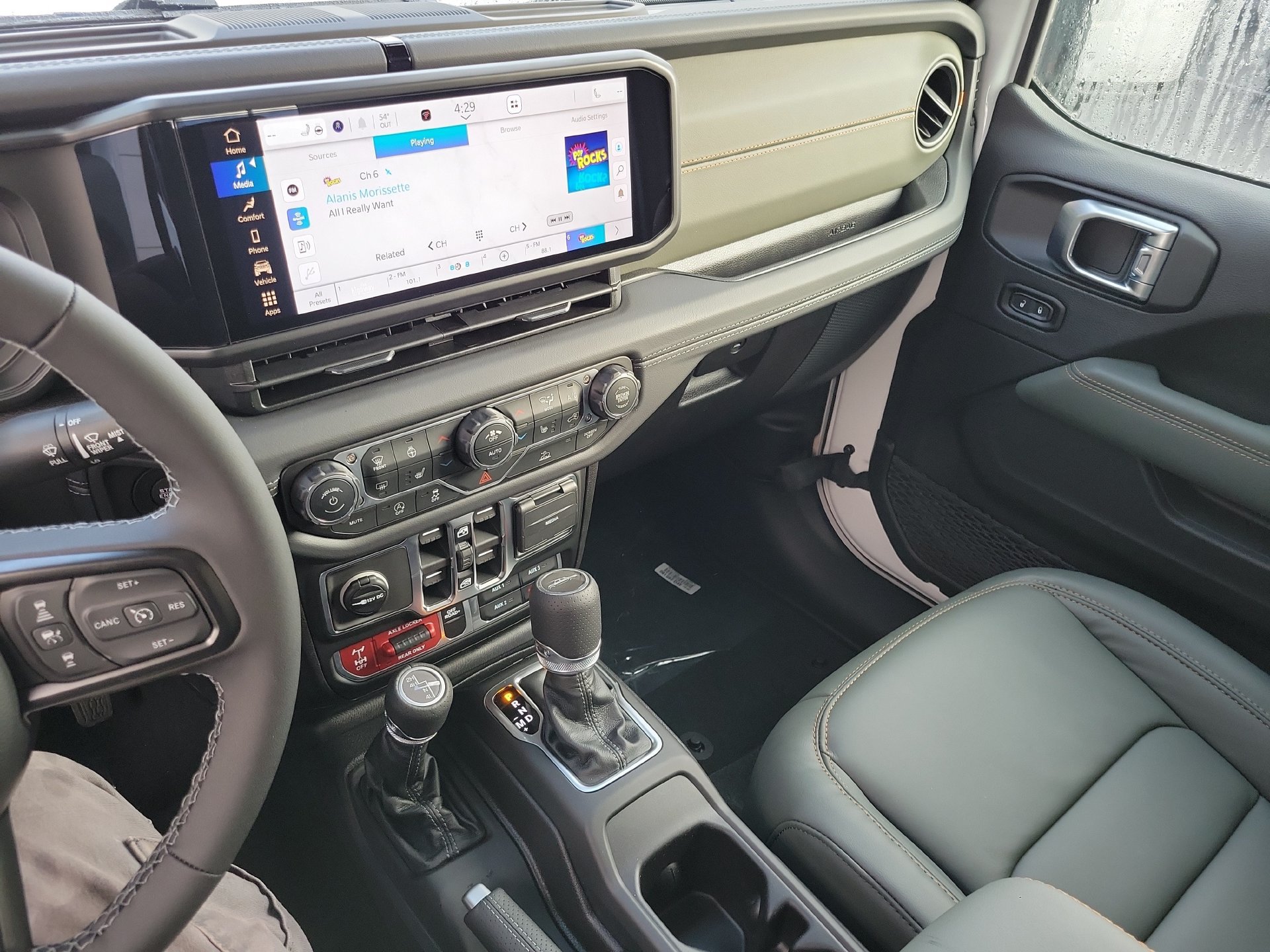 New 2026 Jeep Gladiator Mojave AWD/4WD image 12