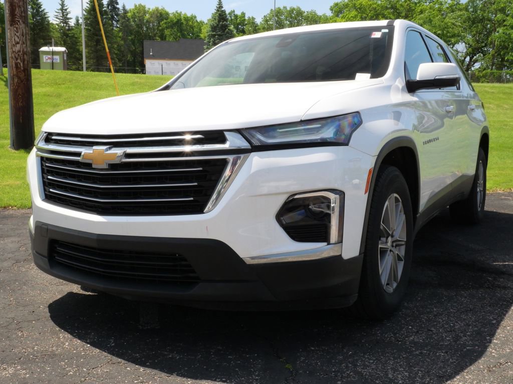 Used 2023 Chevrolet Traverse LT AWD/4WD image 3