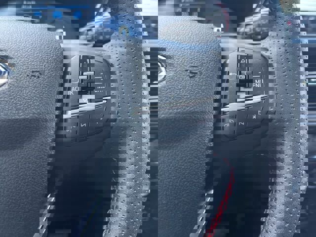 Certified 2025 Ford Escape ST-Line Elite w/ Premium Technology Package image 31