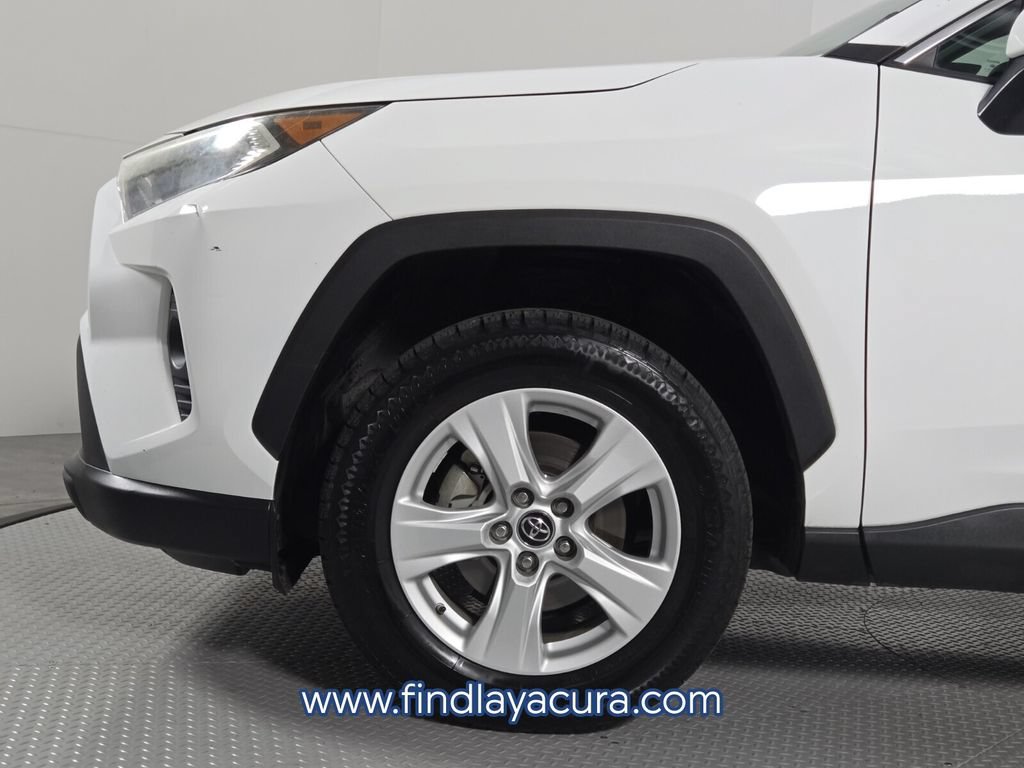 Used 2019 Toyota RAV4 XLE w/ Convenience Package FWD image 11