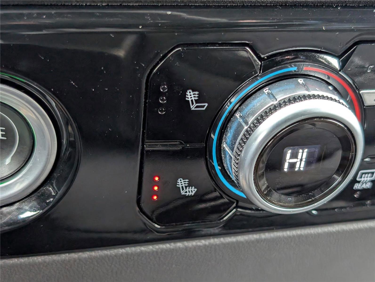 Used 2023 GMC Sierra 1500 Elevation image 25