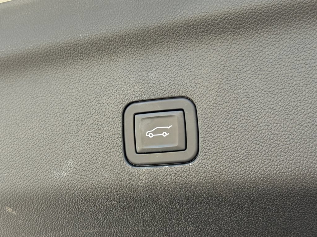 Used 2024 Cadillac Escalade ESV Premium Luxury AWD/4WD image 48