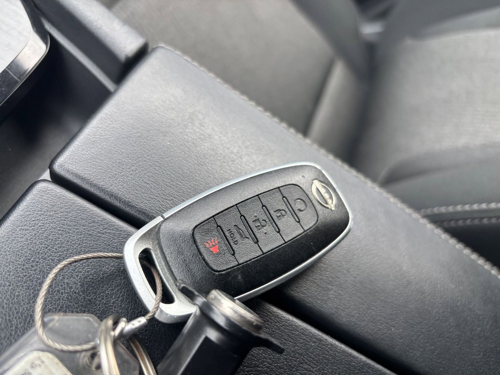 Used 2025 Nissan Rogue SV AWD/4WD image 21