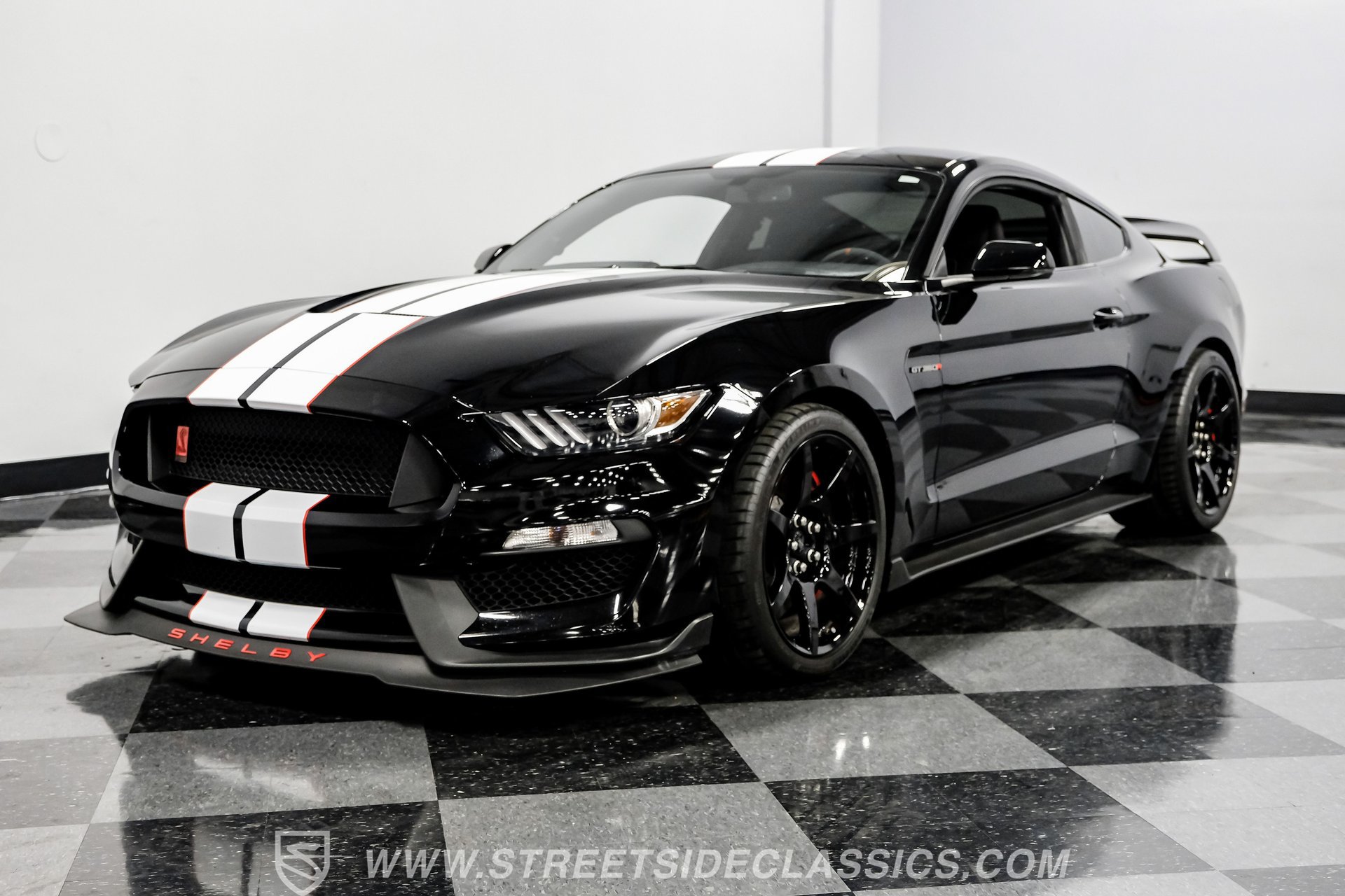 Used 2020 Ford Mustang Shelby GT350R w/ GT350R Equipment Group 920A RWD image 19