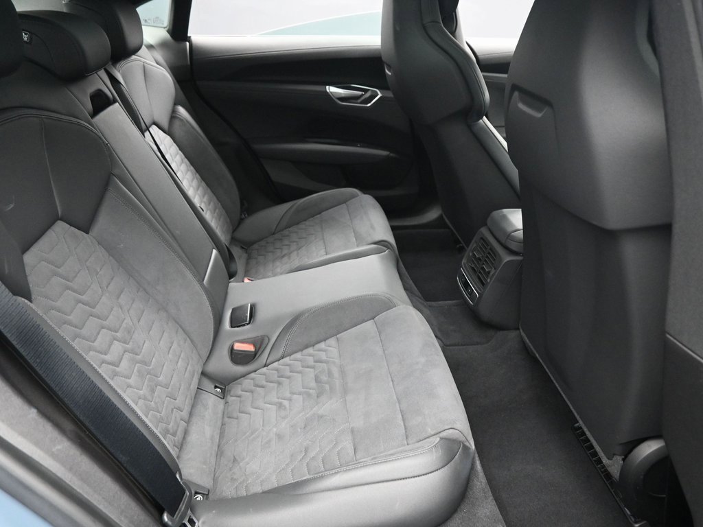 Used 2022 Audi e-tron GT Premium Plus image 32