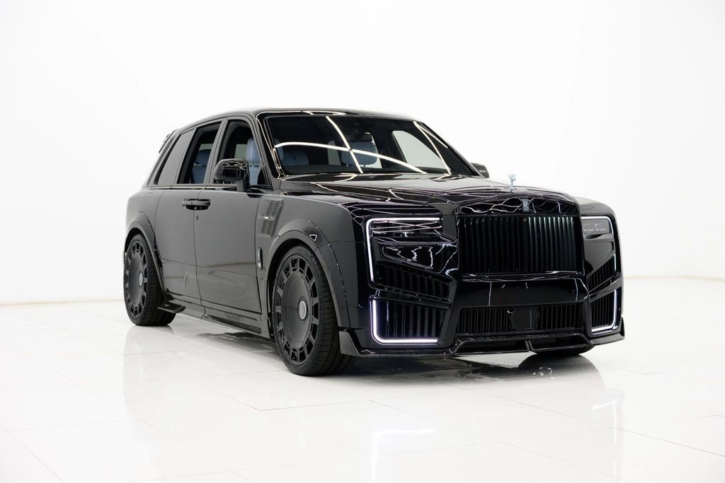Used 2025 Rolls-Royce Cullinan AWD/4WD image 3