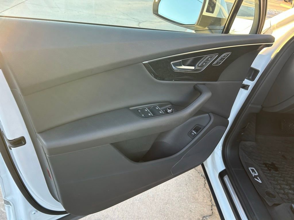 Used 2023 Audi Q7 2.0T Premium w/ Towing Package image 49