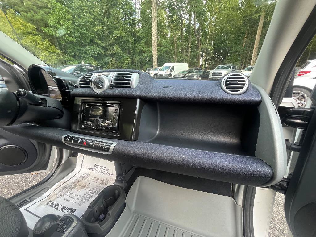 Used 2014 smart fortwo pure RWD image 25