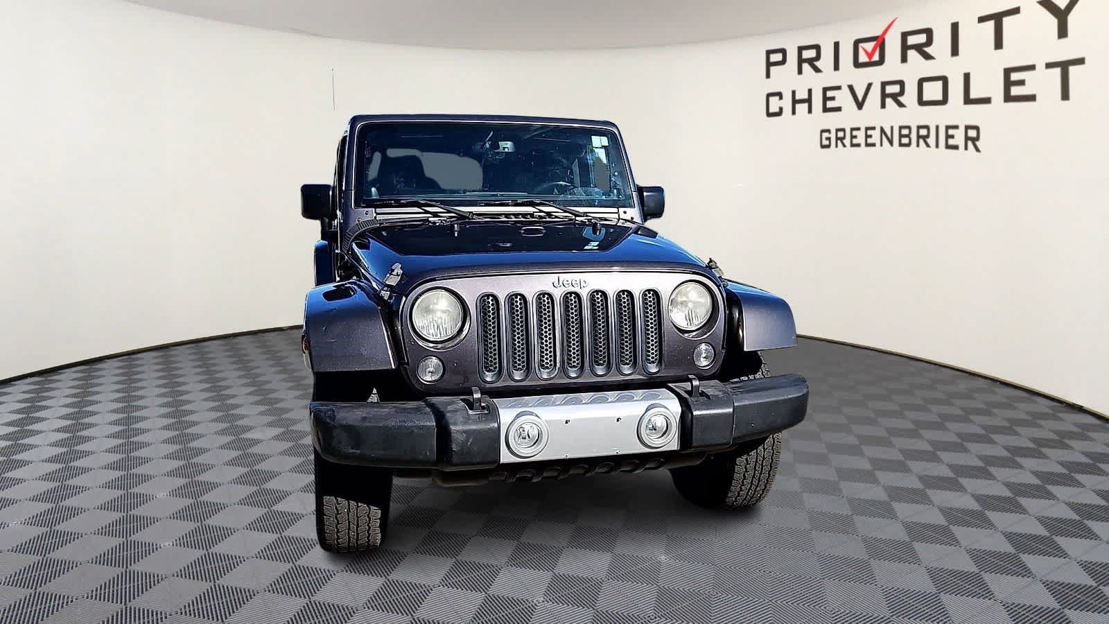 Used 2014 Jeep Wrangler Unlimited Sahara w/ Connectivity Group AWD/4WD image 3