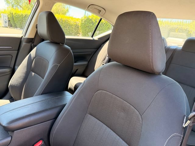 Used 2025 Nissan Altima 2.5 SV FWD image 11