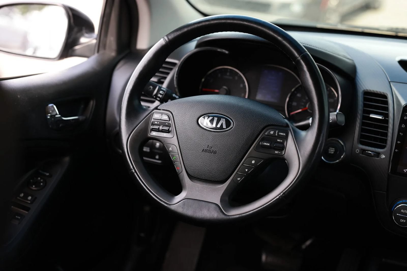 Used 2016 Kia Forte Koup EX w/ EX Premium Package FWD image 30