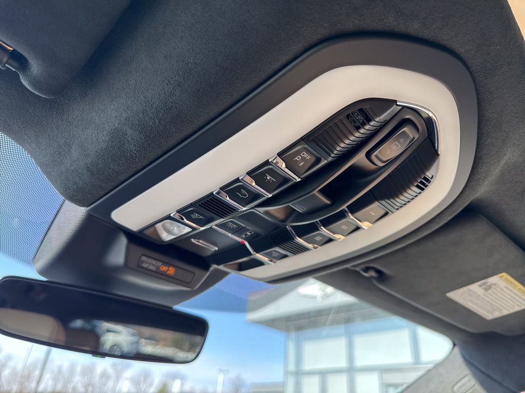 Used 2024 Porsche Macan GTS image 15