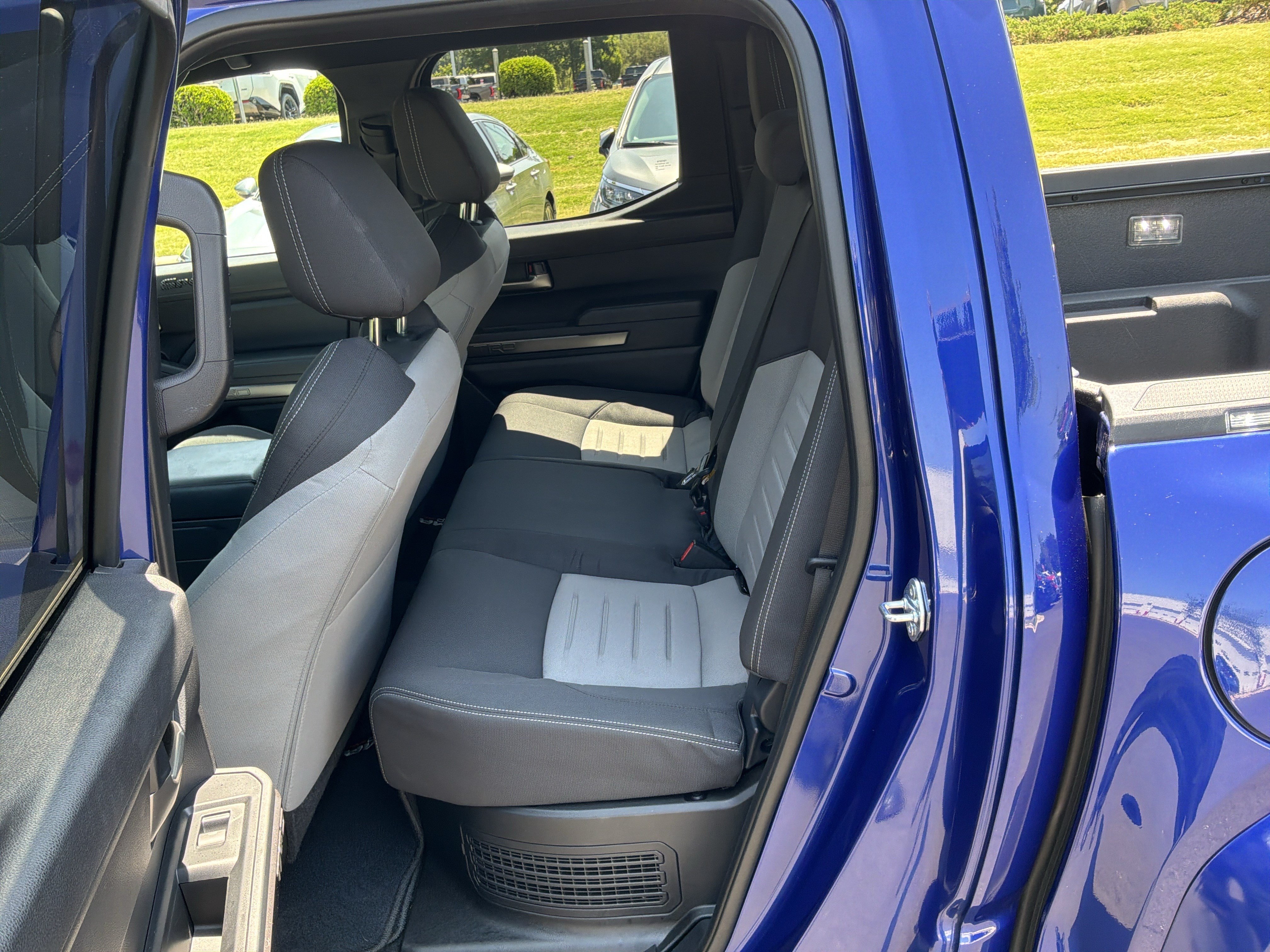 Used 2025 Toyota Tacoma TRD Sport w/ TRD Sport Premium Package AWD/4WD image 30