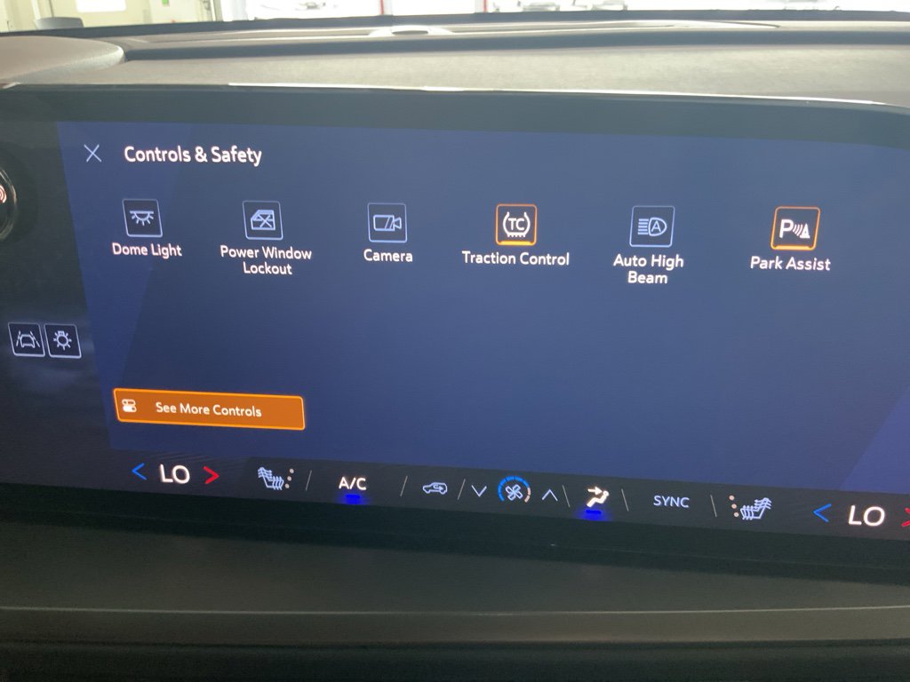 New 2026 Chevrolet Traverse LT FWD image 22