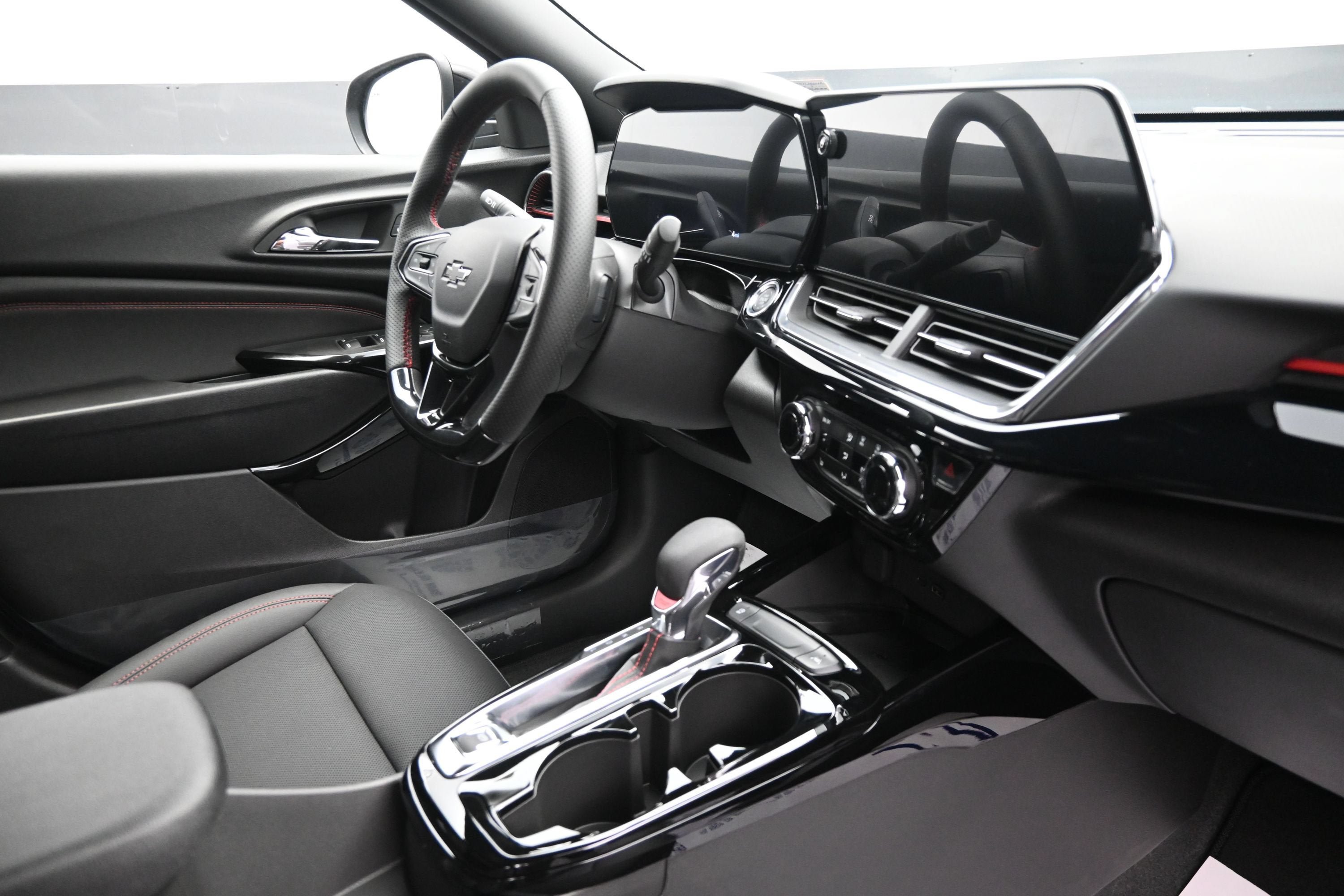 New 2026 Chevrolet Trax RS w/ Sunroof Package FWD image 30