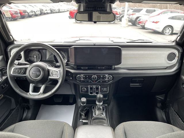 Used 2025 Jeep Wrangler Unlimited Sahara image 21