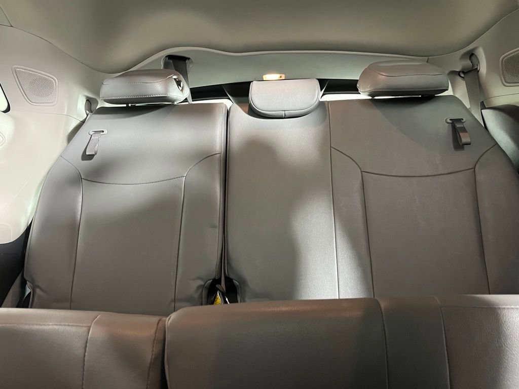 Used 2024 Toyota Sienna Limited image 24