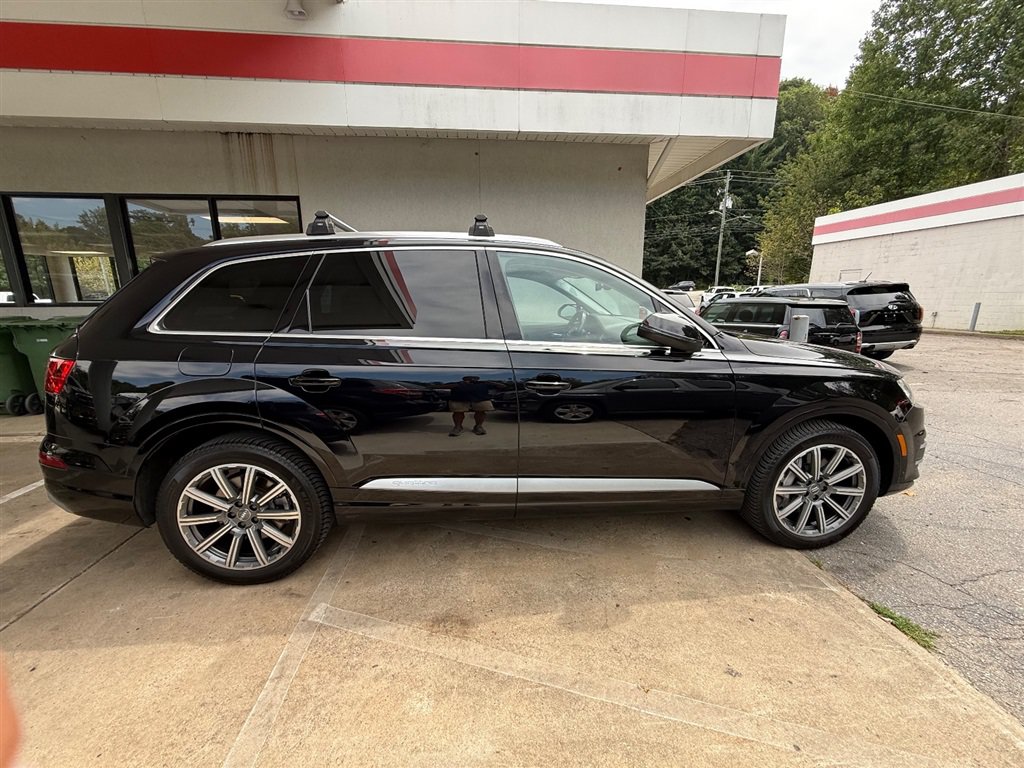 Used 2018 Audi Q7 3.0T Prestige AWD/4WD image 2