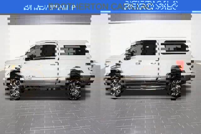 Used 2018 Nissan Titan Platinum Reserve w/ Platinum Utility Package image 2