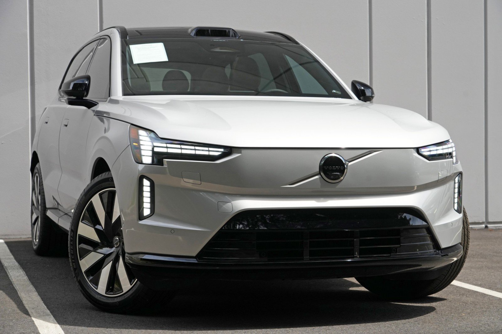 Used 2025 Volvo EX90 Ultra AWD/4WD image 4
