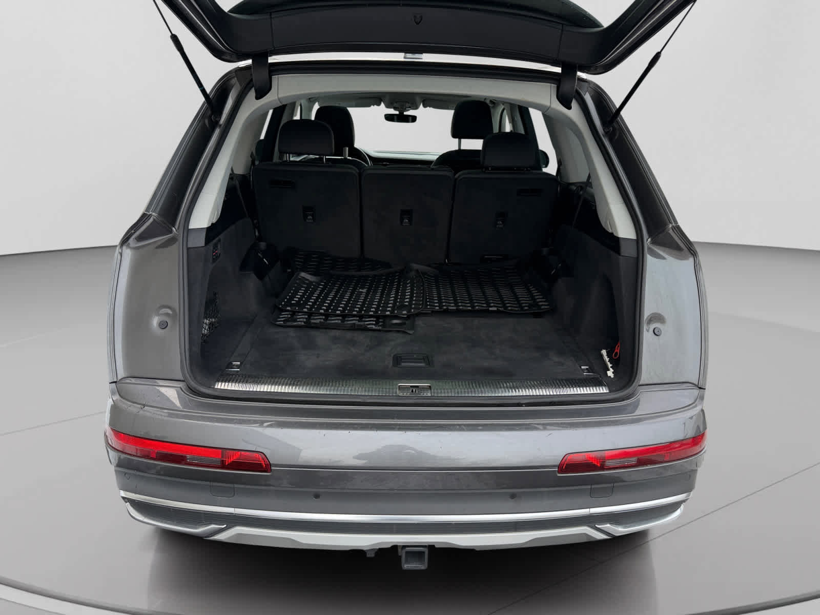 Used 2020 Audi Q7 3.0T Premium Plus w/ Premium Plus Package AWD/4WD image 4